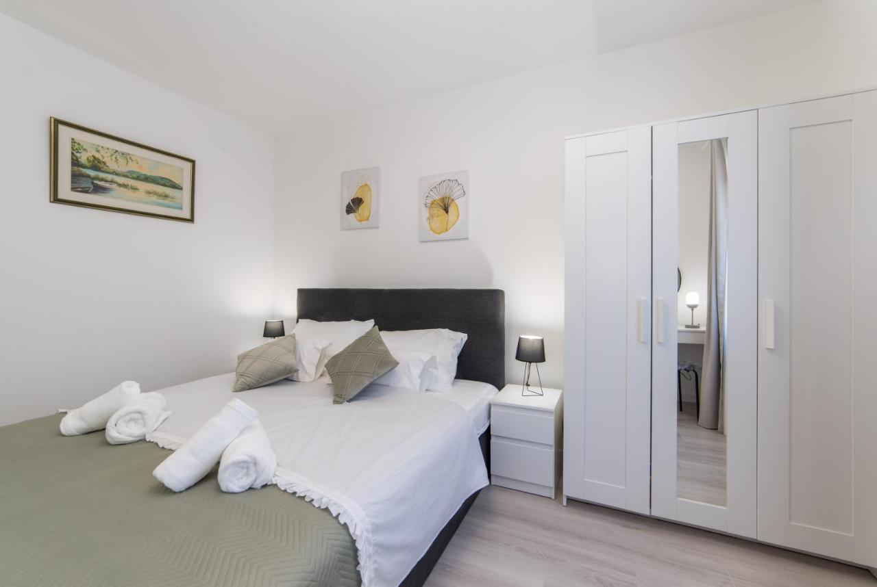 Apartman Porto Ploce  Exteriör bild